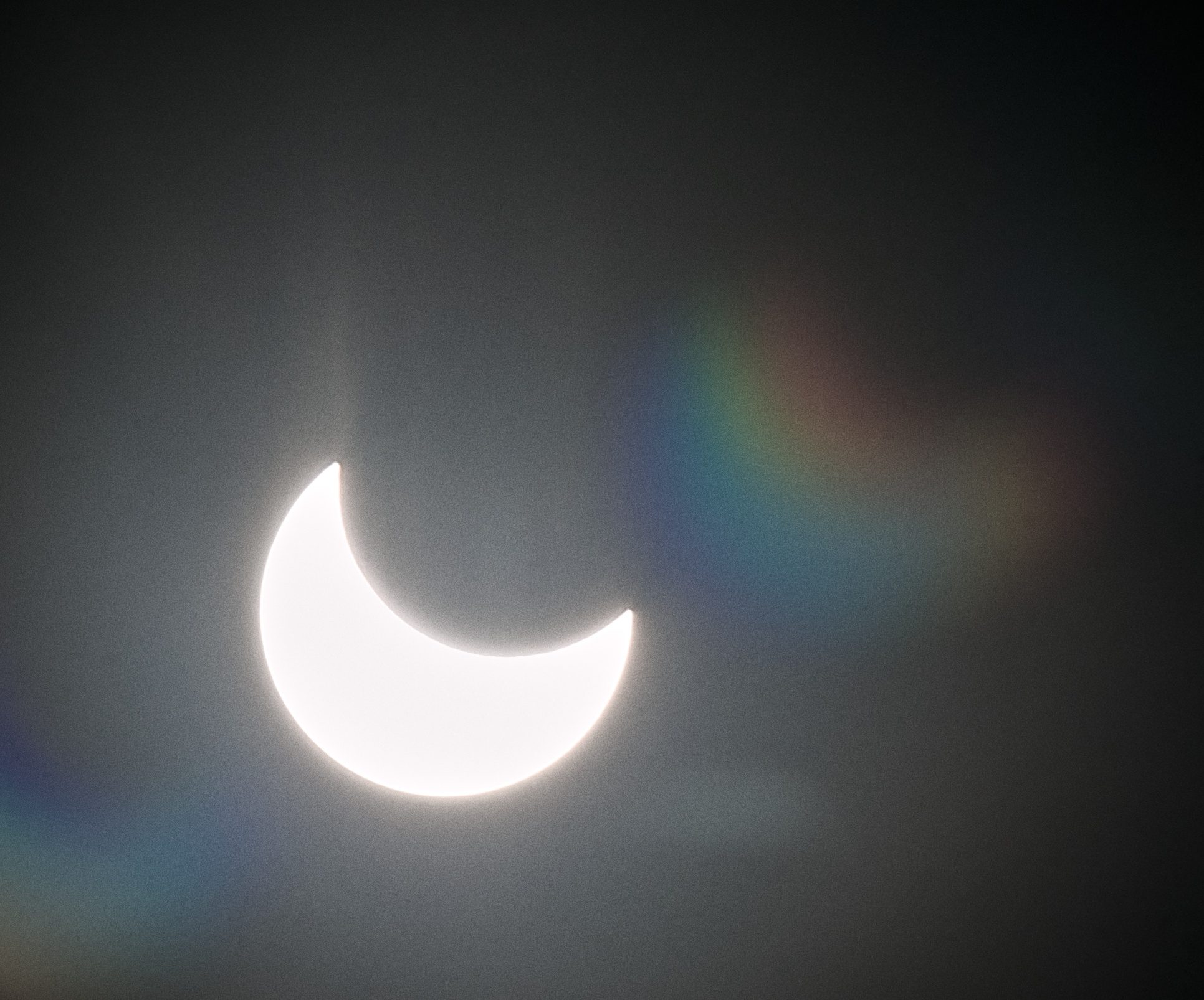 Este eclipse nos faz refletir sobre como tudo passa por ciclos de transformação, alterando as maneiras como percebemos e compreendemos o mundo.